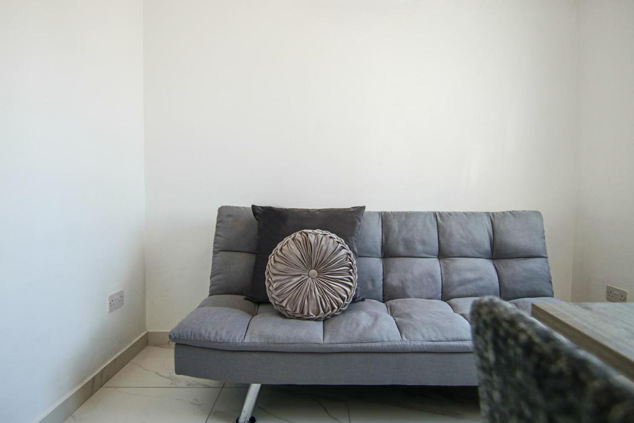 Phaedrus Living: Seaside Luxury Flat Lighthouse 66 Apartment Paphos Exterior photo